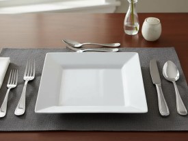 Plato plastico cuadrado blanco grande 